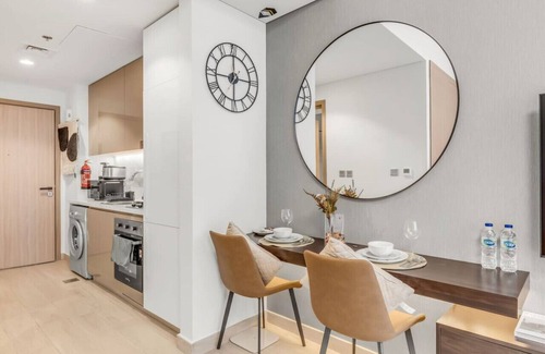 Nad Al Sheba Apartment | Stunning Studio with a View
