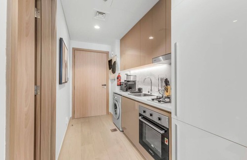 Nad Al Sheba Apartment | Stunning Studio with a View