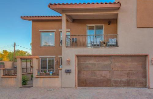 Tucson Ski Chalet | Stunning, Stylish Getaway Close to Everything!