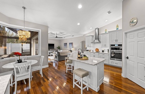South Venice Villa | Stunning Sunrise Deluxe-Heated Pool & Spa Villa-Awesome Amenities-Min to Beach
