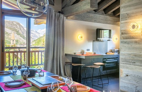 Val-d'Isere Apartment | Stunning Top-Floor 5-Bedroom Apartment with Panoramic Views Near Slopes