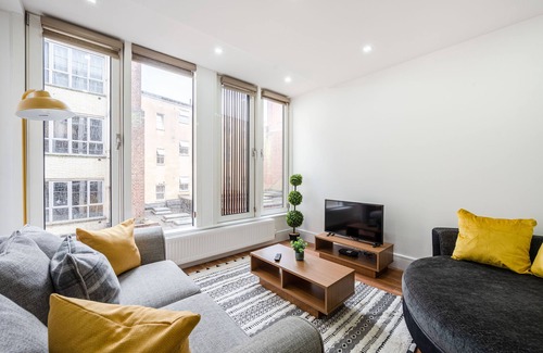 Ipswich Apartment | Stunning Town Centre Flat -Free Secure Parking!