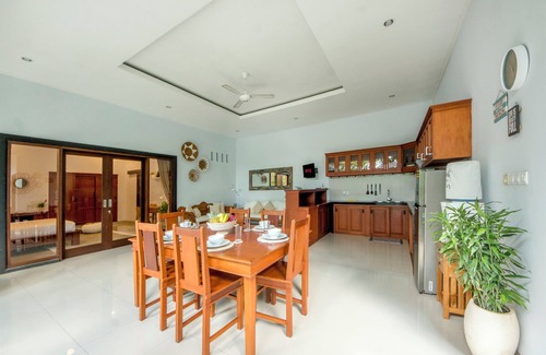 Berawa Villa | Stunning Tropical Villa with Private Pool – 10 Min to Beach & Top Spots