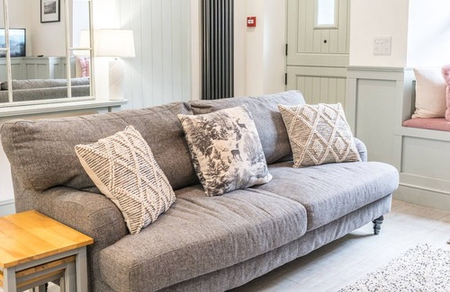 Portinscale Apartment | Stunning two bedroom, 2 bathroom apartment with allocated parking in Portinscale