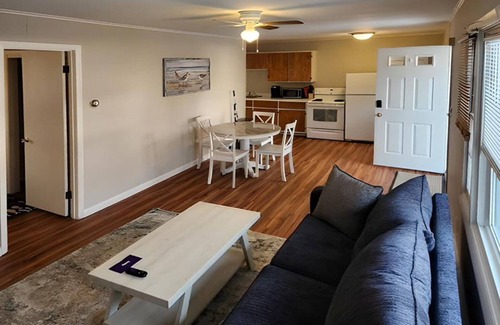 Ocean Park Condo | Stunning, two-bedroom, one-bathroom condo, two short blocks from the beach!