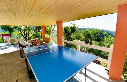Massarosa House | Stunning views on the hills of Camaiore till the sea and islands, private pool, WiFi