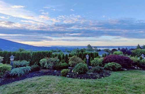 West Vancouver Apartment | Stunning view in beautiful BP(studio-type stay)