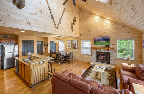 Chalet Village Ski Chalet | Stunning view, location & Cabin amenities- 2.4 mi to Gatlinburg