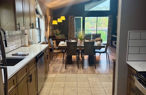 Branson Condo | Stunning View, Top Floor, 2 King Beds, Luxury!