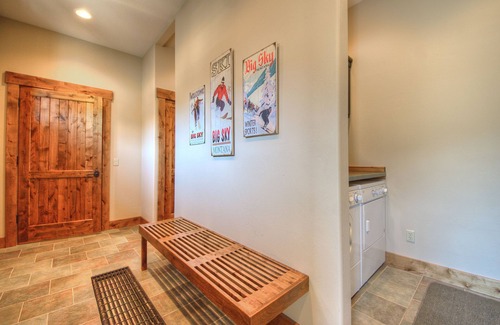 Big Sky House | Stunning views, Luxury and Privacy in gated nature preserve