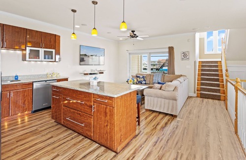 Atlantic City House | Stunning Views on "One-Of-A-Kind" Rooftop Deck! Close to Beach, all the Fun!