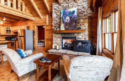 Gatlinburg - Pigeon Forge Cabin | Stunning Views, Pool, Hot Tub, Grill, Game Room, Near Park Entrance