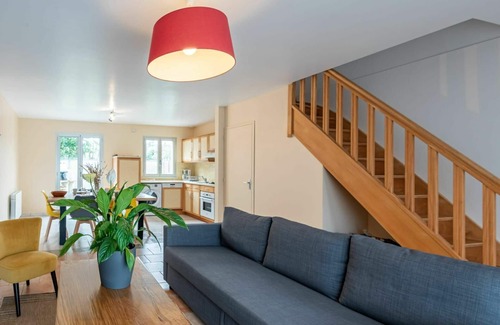 Denneville House | Stunning villa for 6 people with WIFI, TV, terrace and pets allowed