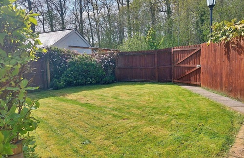 Liverton House | Stunning villa for 6 people with pool, hot tub, WIFI