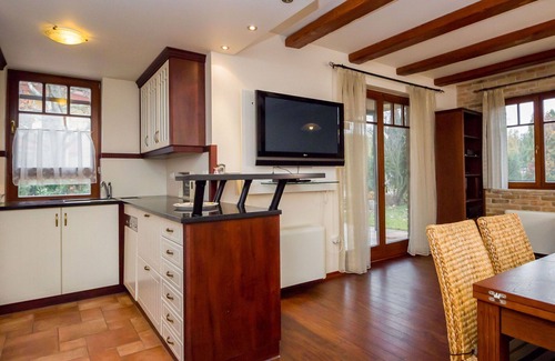 Balatonoszod House | Stunning villa for 9 people with A/C, WIFI, TV, terrace and pets allowed
