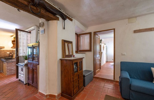 Massa Marittima House | Stunning villa for 11 guests with private pool, WIFI, TV, terrace and pets allowed