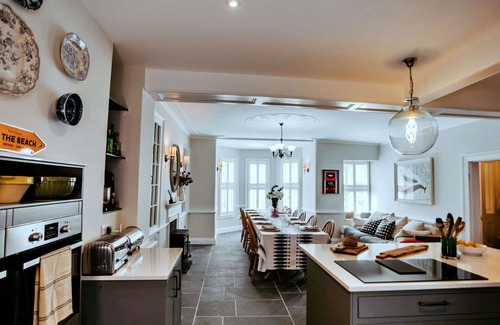 Kingsand House | Stunning villa for 12 people with WIFI, TV and pets allowed