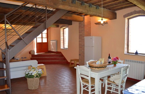 Asciano Villa | Stunning villa for 14 people with private pool, WIFI, TV, patio and panoramic view