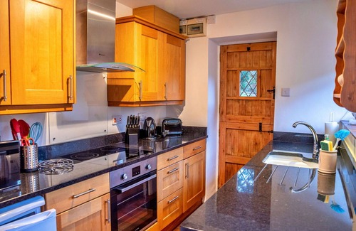 Alcombe House | Stunning villa for 4 guests with WIFI, TV and pets allowed