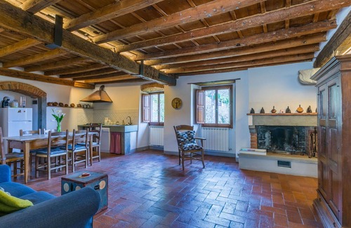 Pelago Villa | Stunning villa for 4 guests with WIFI, TV, patio and panoramic view