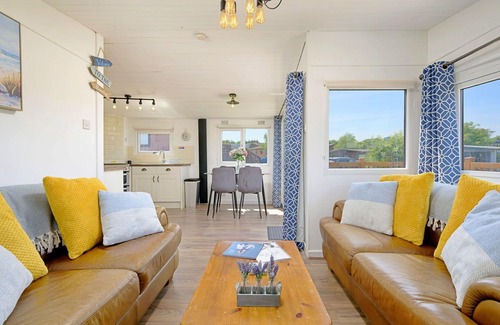Rhyd-y-clafdy House | Stunning villa for 4 people with WIFI, pets allowed and parking
