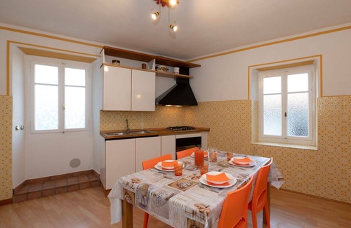 Comero House | Stunning villa for 4 people with WIFI, TV, balcony and pets allowed