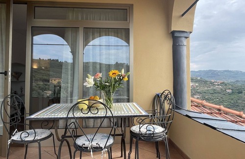 Torrazza House | Stunning villa for 5 people with WIFI, terrace, pets allowed and panoramic view