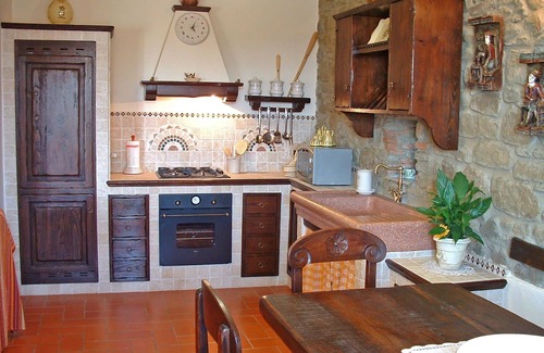 Cortona Villa | Stunning villa for 6 guests with pool, WIFI, TV and panoramic view