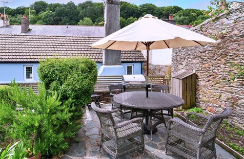 Cawsand House | Stunning villa for 6 people with WIFI, terrace and pets allowed