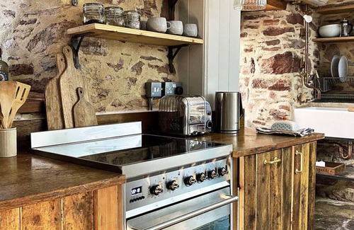 Kingsand House | Stunning villa for 6 people with WIFI and pets allowed