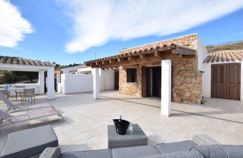 Baia Sant'Anna Villa | Stunning villa for 7 people with WIFI, A/C, TV, patio and parking
