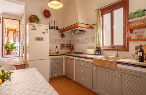 Binissalem House | Stunning villa for 4 people with WIFI, A/C, TV and patio