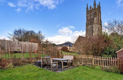 Chittlehampton House | Stunning villa for 5 people with WIFI and pets allowed