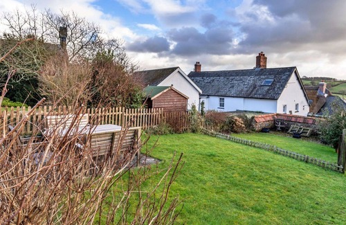 Chittlehampton House | Stunning villa for 5 people with WIFI and pets allowed