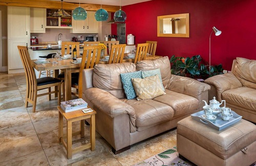 Eglwysbach House | Stunning villa for 7 guests with hot tub, WIFI and terrace