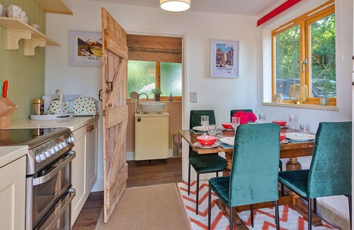 Halfway House House | Stunning villa for 4 guests with terrace