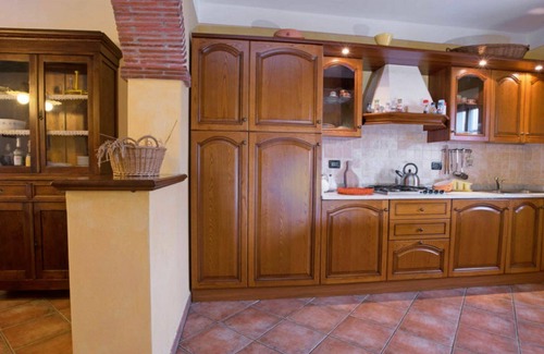 Camporgiano Villa | Stunning villa for 8 people with WIFI, private pool, TV and pets allowed