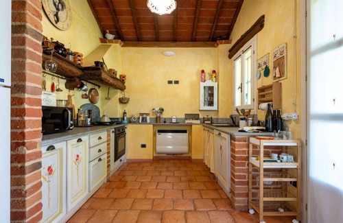 Mombaruzzo House | Stunning villa for 4 people with WIFI, TV, patio and pets allowed