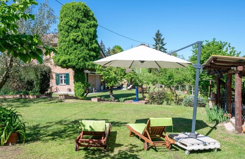Mombaruzzo House | Stunning villa for 4 people with WIFI, TV, patio and pets allowed