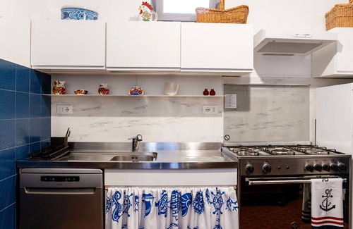 Riva Ligure House | Stunning villa for 7 guests with WIFI, TV, balcony and parking