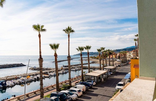 Riva Ligure House | Stunning villa for 7 guests with WIFI, TV, balcony and parking