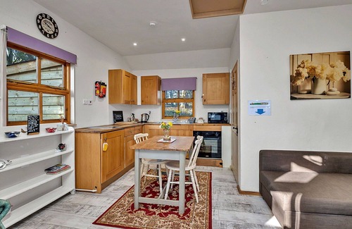 Bury St Edmunds House | Stunning villa for 2 guests with WIFI, terrace and pets allowed