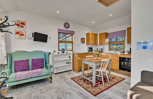 Bury St Edmunds House | Stunning villa for 2 guests with WIFI, terrace and pets allowed