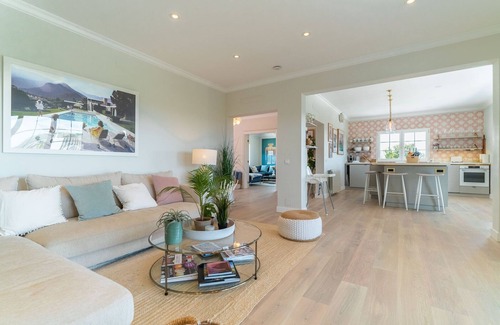 Bouvet Island Villa | Stunning villa with large swimming pool