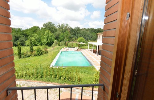 Montecarlo Villa | Stunning villa with private pool, WIFI, TV, patio, pets allowed and panoramic view, close to Lu.