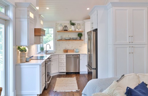 Chester Cottage | Stunning Waterfront Guest Cottage- Sunsets, Pool, Pier