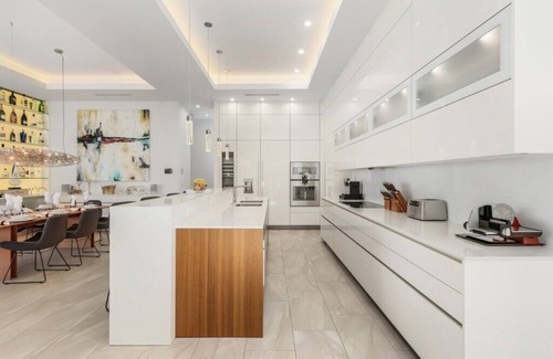 Yacht Club Villa | Stunning Waterfront Villa with Private Pool and Dock in Cape Coral