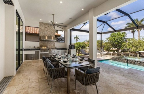 Yacht Club Villa | Stunning Waterfront Villa with Private Pool and Dock in Cape Coral