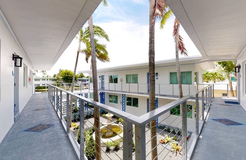 Hendricks and Venice Isles Condo | Stunning Waterview Condo Steps from Fort Lauderdale Beach & Las Olas Blvd