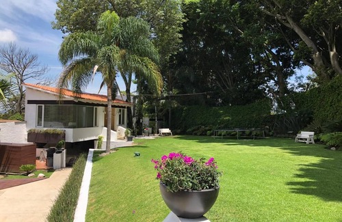 Los Limoneros House | Stunnishing House in Cuernavaca with 20 people accommodation.